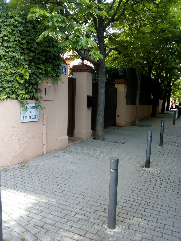 Passatge de Fontanelles, cerca de la Via Augusta de Barcelona,en la propiedad que fue del Marqués de Casa Fontanelles